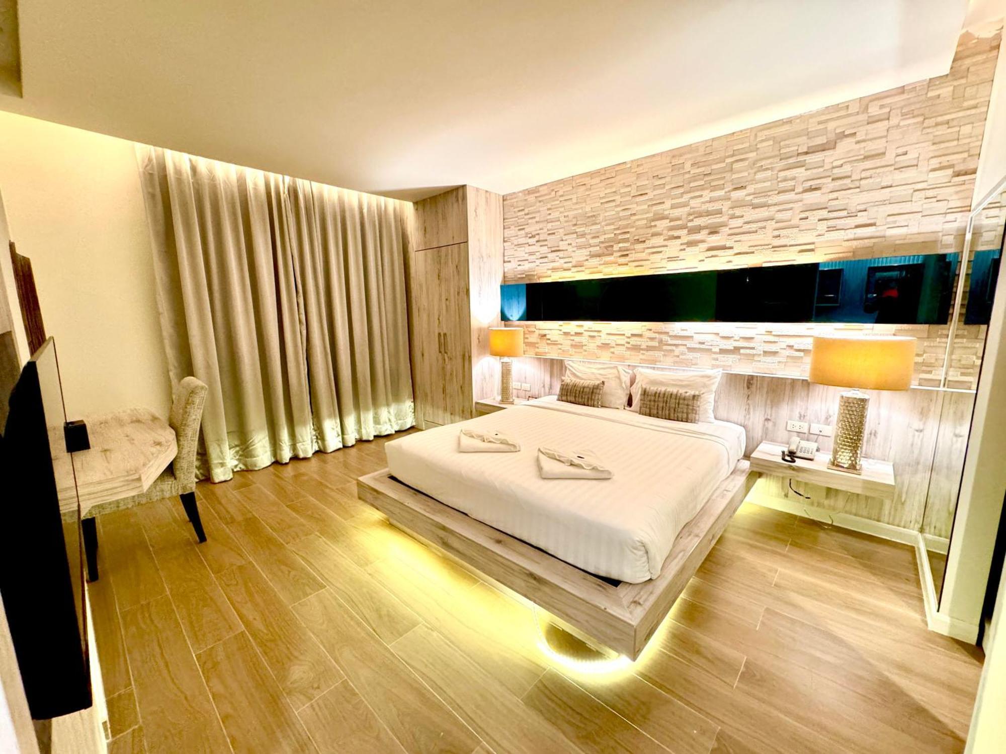 De Coze Hotel Patong Екстериор снимка