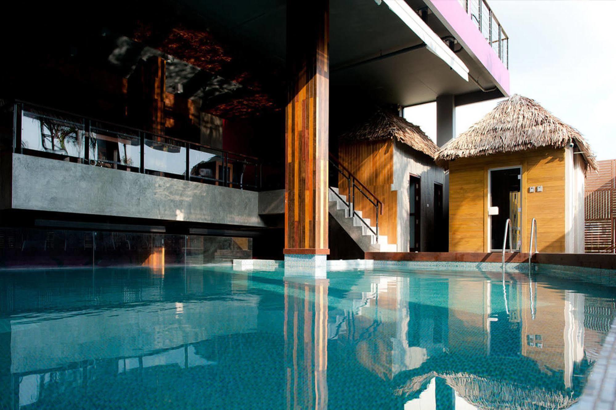 De Coze Hotel Patong Екстериор снимка