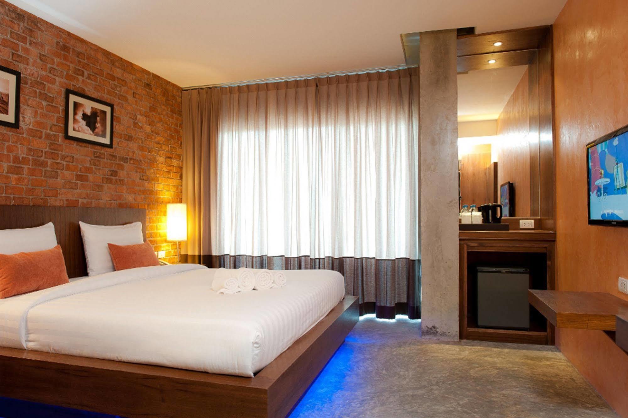 De Coze Hotel Patong Екстериор снимка